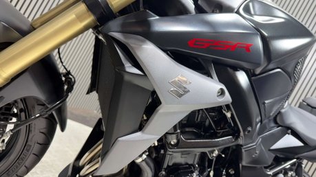 Suzuki GSR750 2013 ONLY 9K STUNNING EXAMPLE LONG MOT NAKED 750CC 16