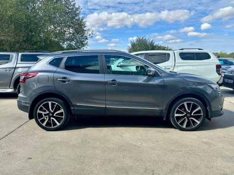 Nissan Qashqai 1.5 dCi Tekna 2WD Euro 6 (s/s) 5dr 8
