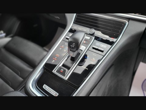 Porsche Panamera 4 10 YEARS EDITION PDK 14