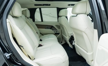 Land Rover Range Rover P510e First Edition 16