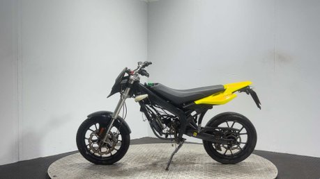 Derbi Senda 50 DRD 2 STROKE PROJECT BIKE 50CC SUPERMOTO GEARED 50 4