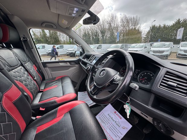 Volkswagen Transporter AUTO SWB [SOLD KH] L1H1 SPORTlINE T32 Air Con Nav Sensors EURO 6 NO VAT DSG 15