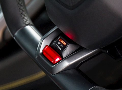 Lamborghini Huracan LP 610-4 8