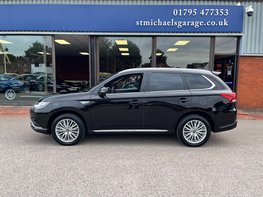 Mitsubishi Outlander 2.4 Outlander Dynamic PHEV CVT 4WD 5dr 11