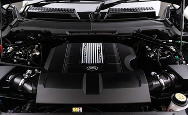 Land Rover Defender V8 32