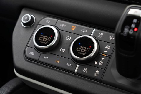 Land Rover Defender D250 SE County Edition 16