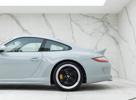 Porsche 911 (997) Sport Classic 35