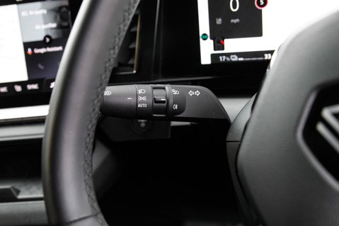 Renault Megane ICONIC 16