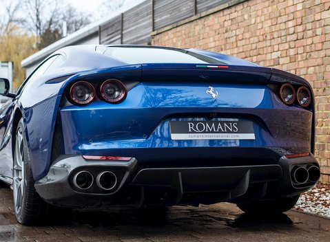 Ferrari 812 Superfast 24