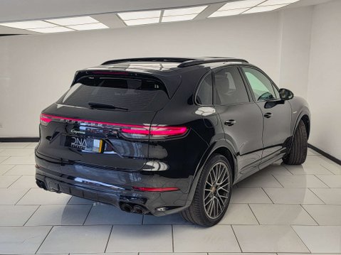Porsche Cayenne 3.0 V6 E-Hybrid 17.9kWh SUV 5dr Petrol Plug-in Hybrid TiptronicS 4WD Euro 6 26