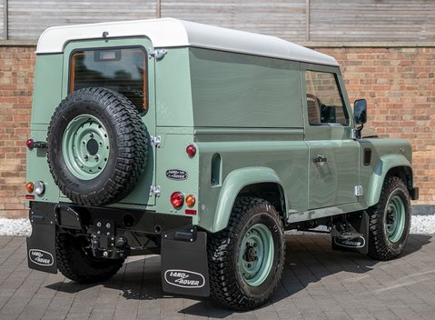 Land Rover Defender 90 Heritage Hard Top 7