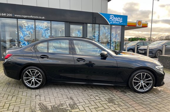 BMW 3 Series 318D SPORT 6