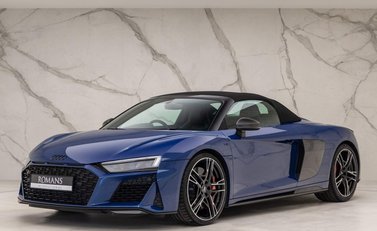 Audi R8 V10 Performance Carbon Black Spyder 5