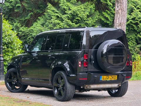 Land Rover Defender 2.0 Defender X-Dynamic HSE Auto 4WD 5dr 64
