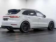 Porsche Cayenne 4.0T V8 GPF Turbo SUV 5dr Petrol TiptronicS 4WD Euro 6 (s/s) (550 ps) 16