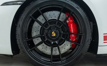 Porsche 911 Carrera 4 GTS (992) 31