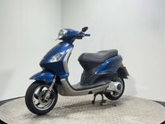 Piaggio Fly 2011 RUNNING PROJECT BIKE SPARES OR REPAIR 125CC SCOOTER 5