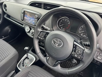 Toyota Yaris 1.5 VVT-i Icon CVT Euro 6 5dr