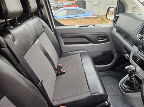 Vauxhall Vivaro 1.5 Vivaro 2900 Dynamic S/S 7