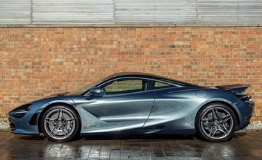 McLaren 720S Luxury 2
