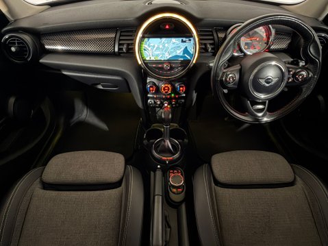 Mini Hatch COOPER SD 11