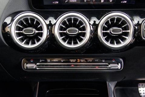 Mercedes-Benz EQA EQA 250 AMG LINE PREMIUM 42