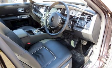 Rolls-Royce Ghost V-Spec 12
