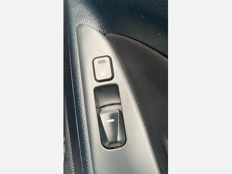 Hyundai ix35 1.7 CRDi Premium SUV 5dr Diesel Manual Euro 5 (s/s) (115 ps) 11