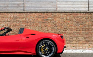 Ferrari 488 Spider 26