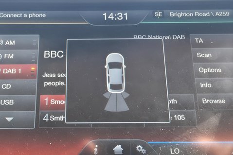 Ford Focus TITANIUM…1 FORMER KEEPER,11 SERVICES,SAT NAV,CLIMATE CONTROL 20