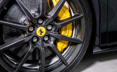 Ferrari SF90 Stradale 30