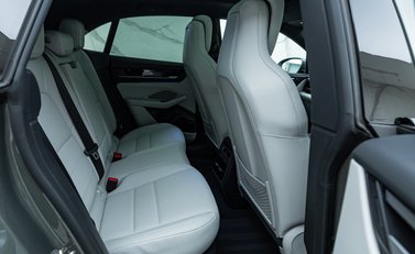 Porsche Macan 4 Electric 18