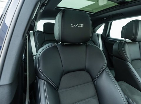 Porsche Macan GTS 12