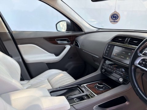 Jaguar F-Pace 2.0 F-PACE Portfolio AWD D Auto 4WD 5dr 18