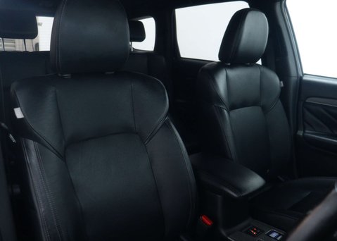 Mitsubishi Outlander 2.4h TwinMotor 13.8kWh Dynamic Safety SUV 5dr Petrol Plug-in Hybrid CVT 4WD 51