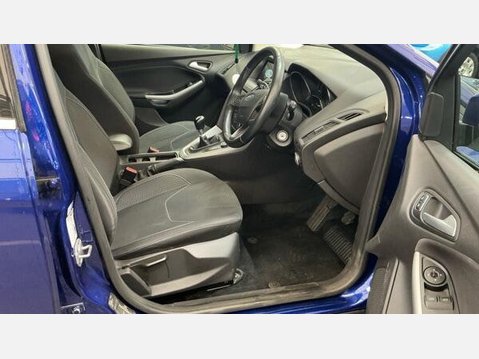Ford Focus 1.0T EcoBoost Zetec Edition Euro 6 (s/s) 5dr 7
