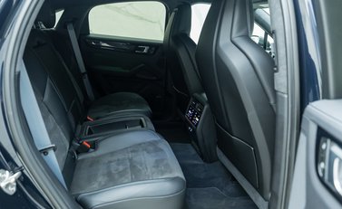 Porsche Cayenne Turbo GT 14