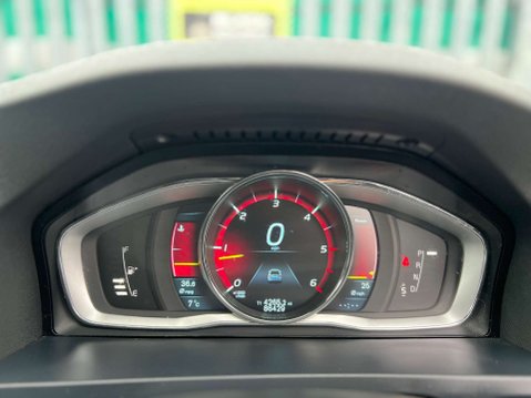 Volvo S60 2.4 S60 SE Luxury Nav D5 Auto 4dr 21