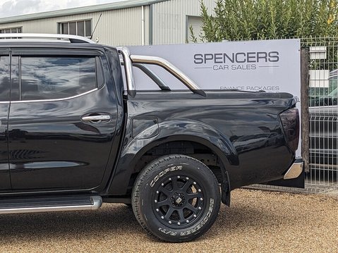Nissan Navara DCI TEKNA 4X4 SHR DCB 6
