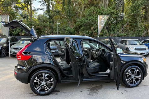 Volvo XC40 B4 INSCRIPTION PRO AWD MHEV - ONE OWNER - PAN ROOF - APPLE CARPLAY  18