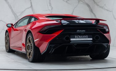 Lamborghini Huracan TECNICA 10