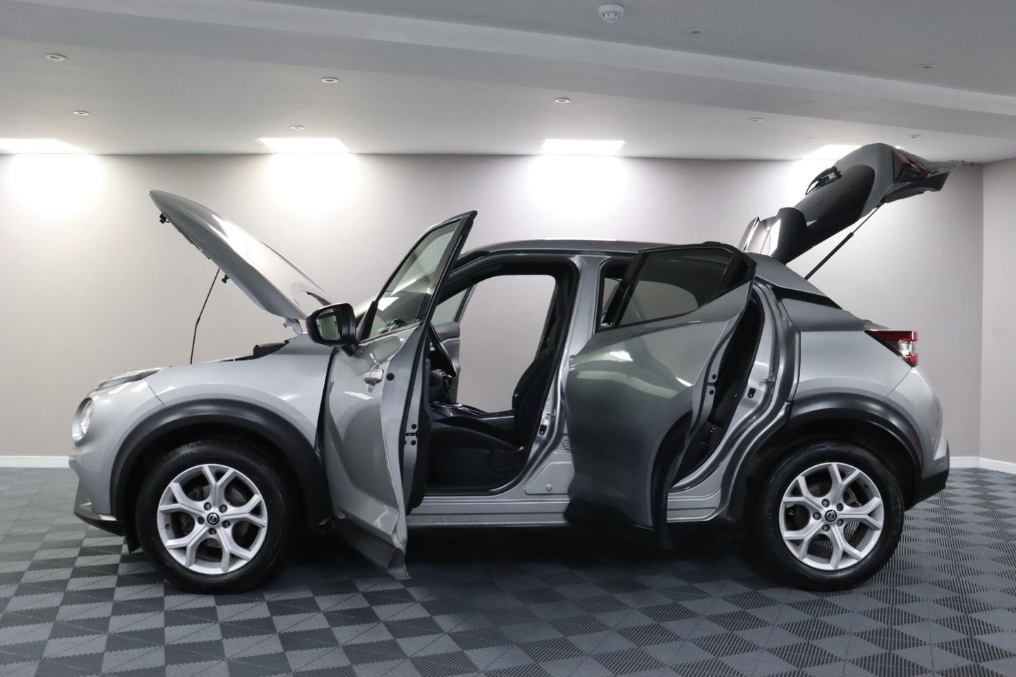 2020 Nissan Juke — image 5