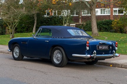 Aston Martin DB5 Convertible 8