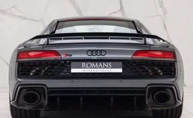 Audi R8 V10 Performance Carbon Black 17