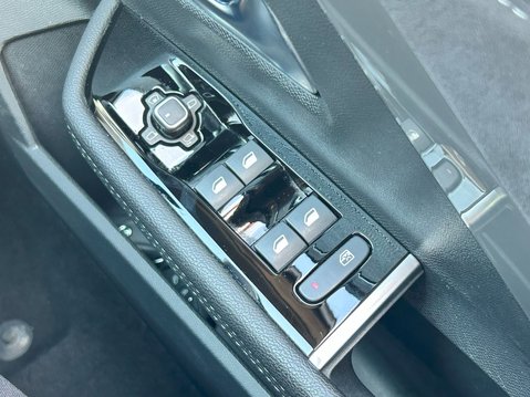 Vauxhall Astra 115kW Ultimate 54kWh 5dr Auto 35