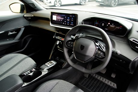 Peugeot 2008 PURETECH EAT8 S/S ALLURE
