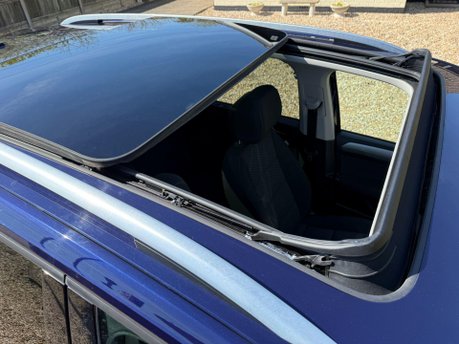 Volkswagen Touran 1.6 TDI BlueMotion Tech SE Family DSG Euro 6 (s/s) 5dr 3