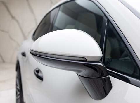 Porsche Macan Turbo Electric 39