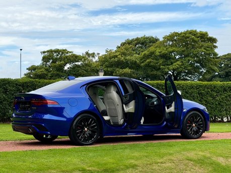 Jaguar XE R-DYNAMIC HSE 2