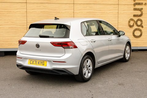 Volkswagen Golf LIFE TSI 2